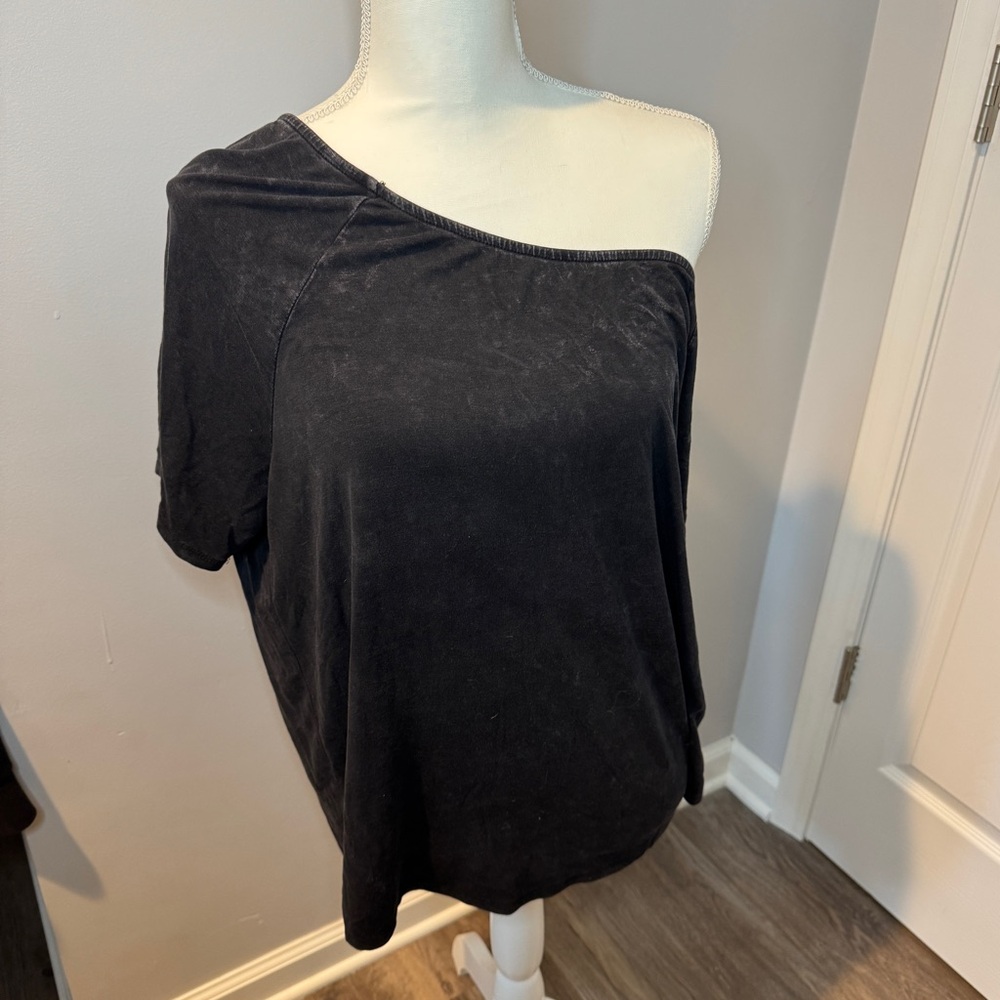Torrid off the shoulder shirt